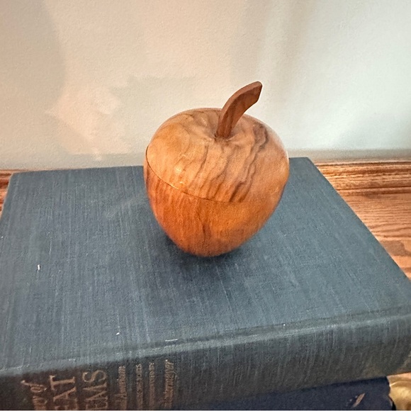 Handturned wooden apple shaped trinket dish - Picture 1 of 7